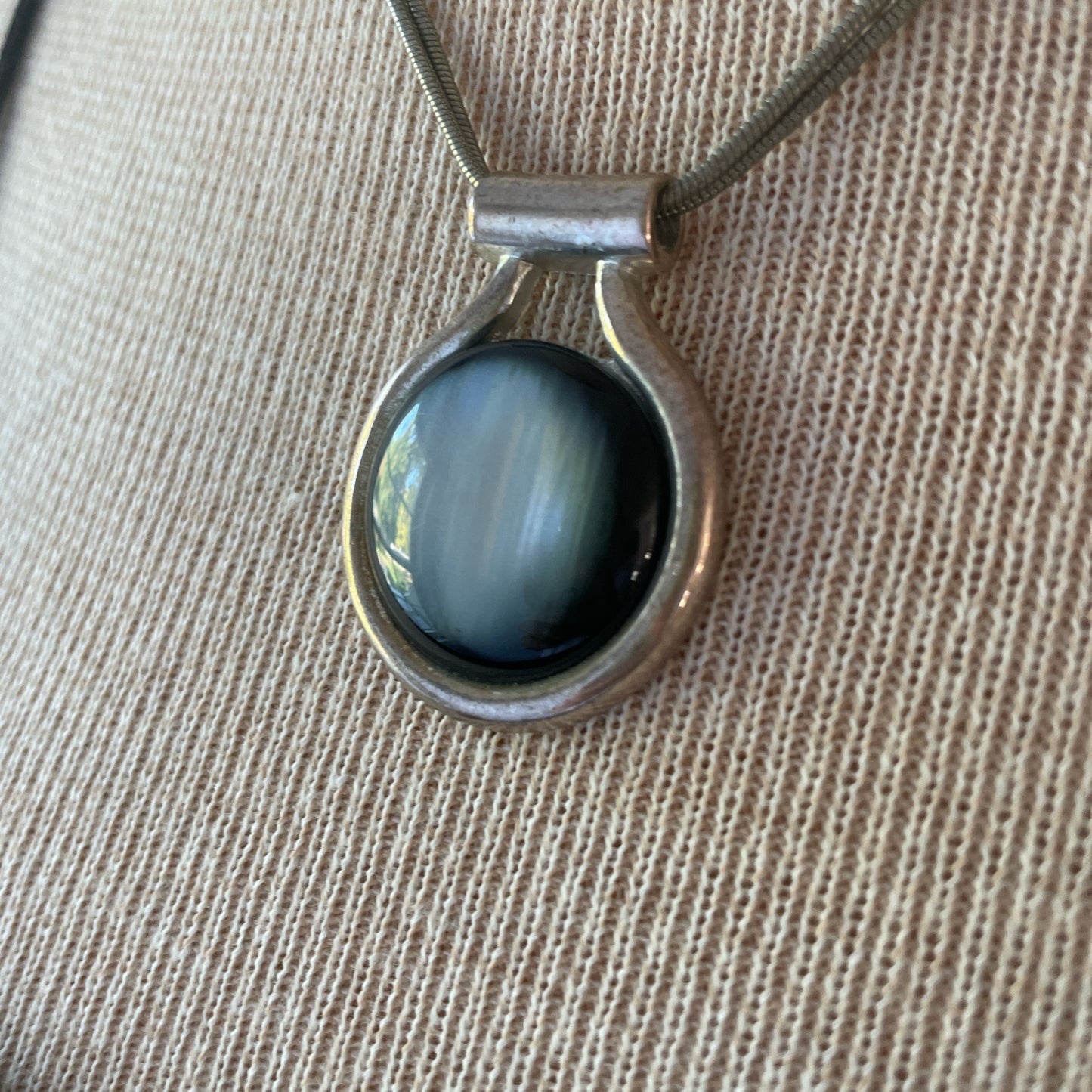 Moonstone like Pendant Necklace