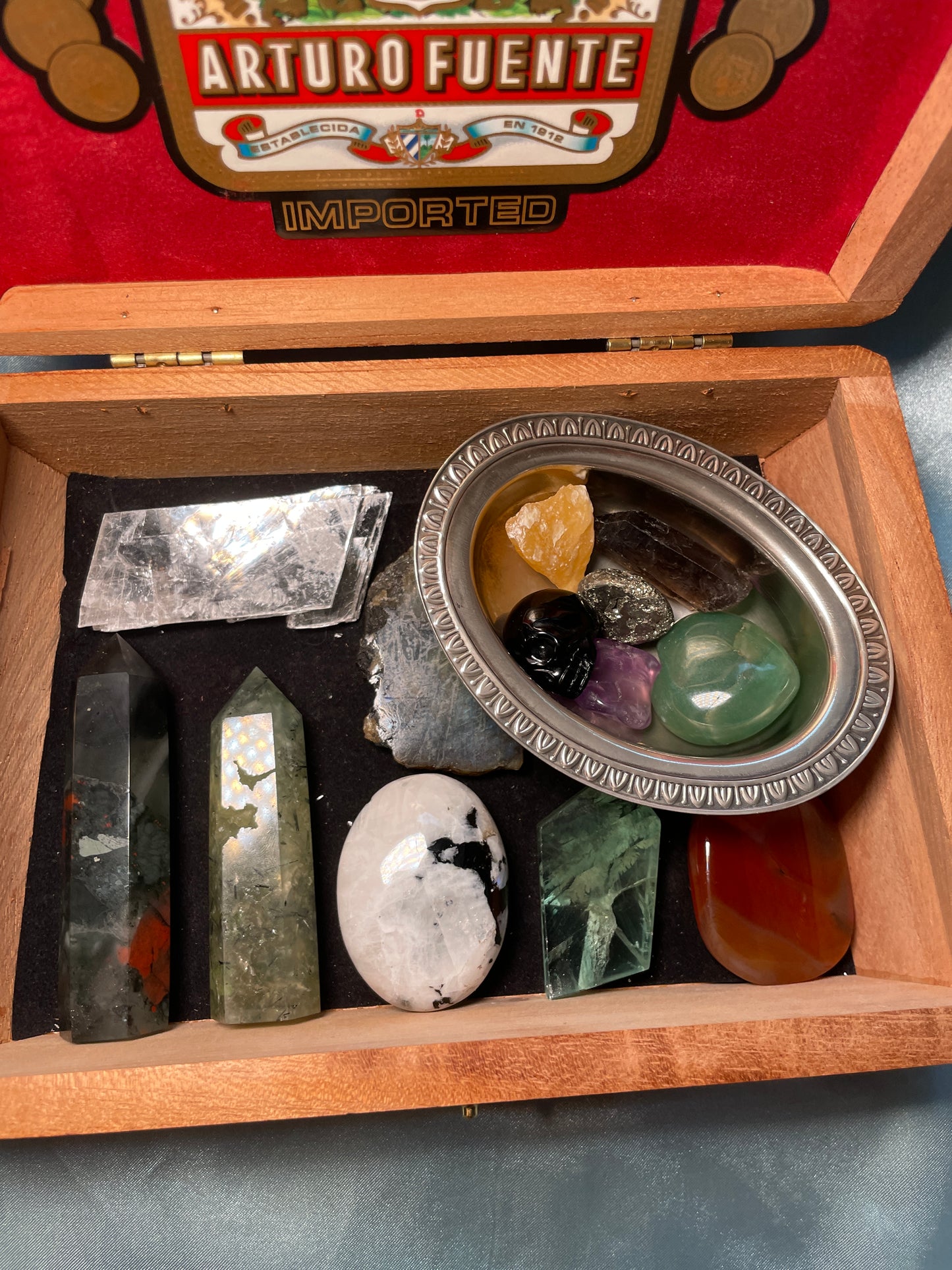 Vampire inspired crystal box